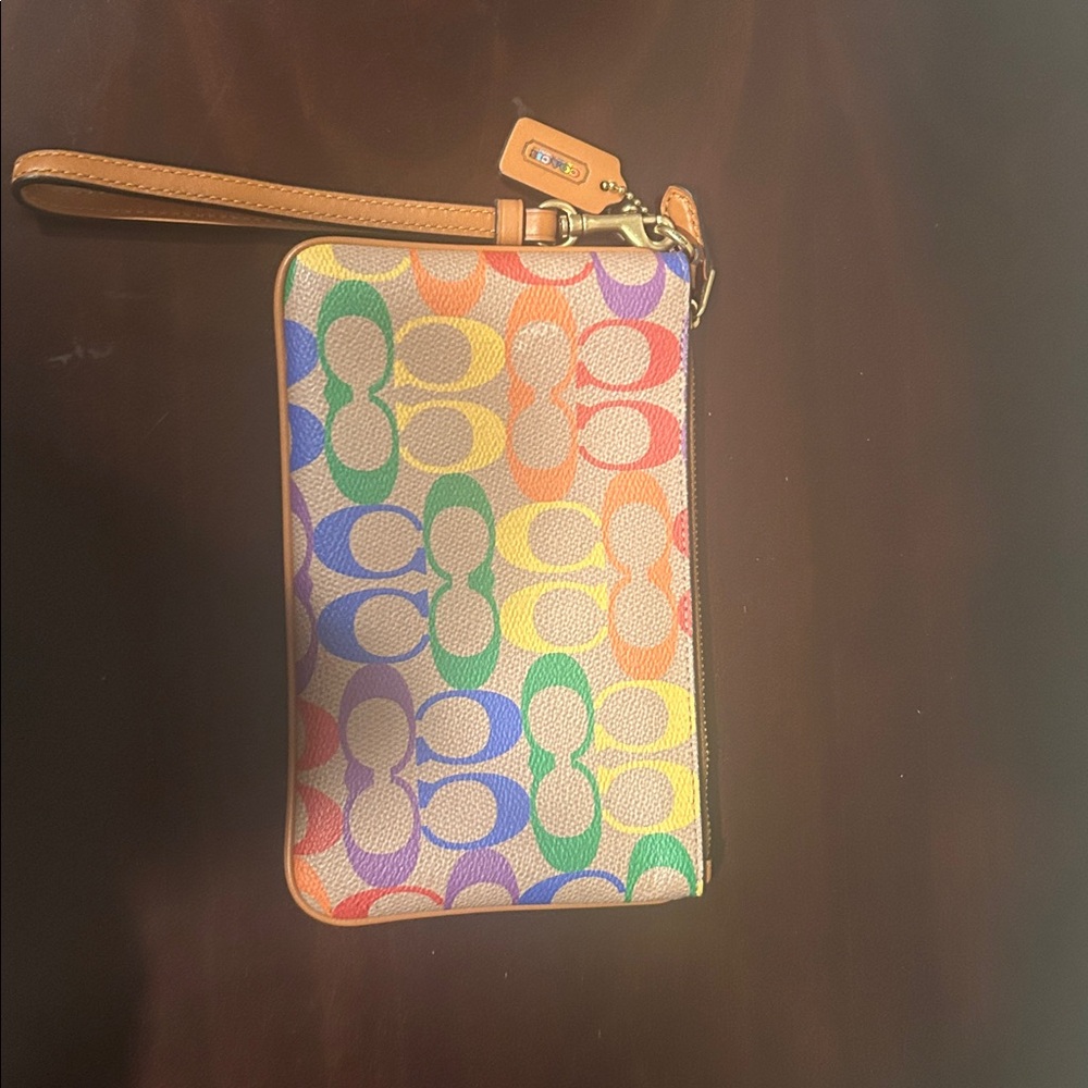 🌈 Coach Small Wristlet In Rainbow Signature Canvas - Brass/Tan Natural Multi - Picture 9 of 10